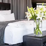 Hotel Dancing House - Tancici Dum 4*