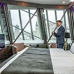 Dancing House - Tancici Dum 4* Praga