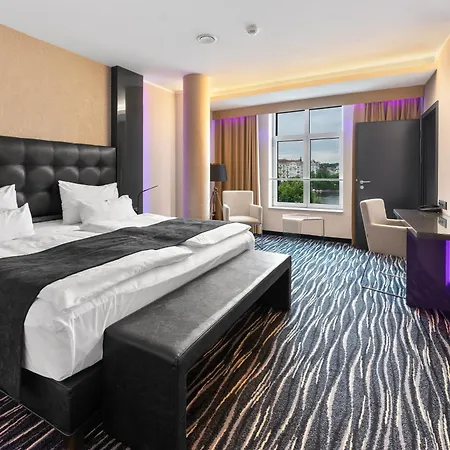 Dancing House - Tancici Dum Hotel 4*