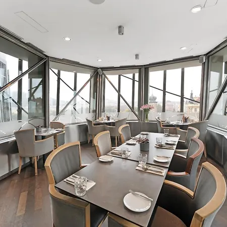 Dancing House - Tancici Dum 4* Prague