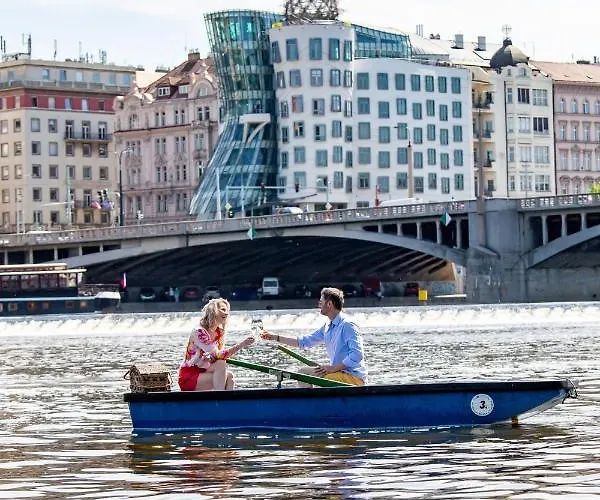 Dancing House - Tancici Dum 호텔 4*