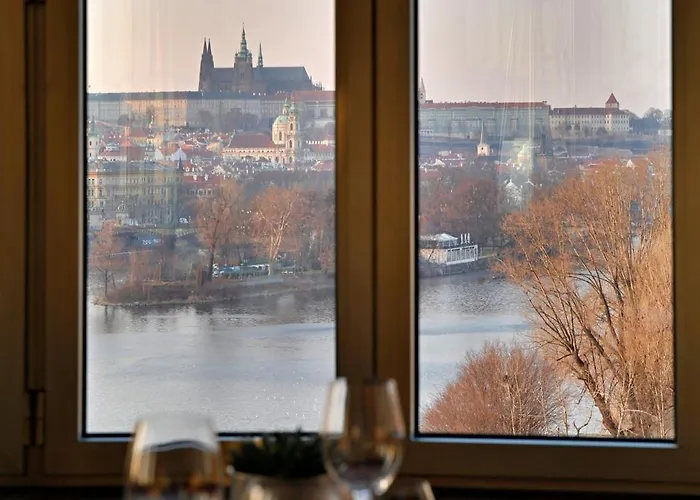 Dancing House - Tancici Dum 호텔 4*