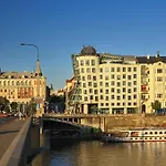 Dancing House - Tančící Dům