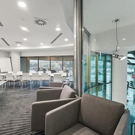 Hotell Dancing House - Tancici Dum 4*