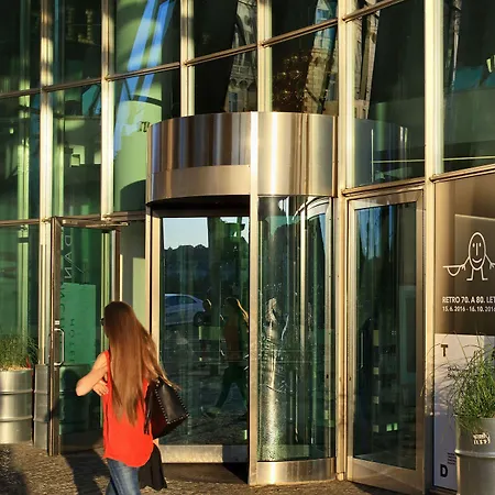 Dancing House - Tancici Dum 4* براغ