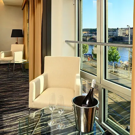 فندق Dancing House - Tancici Dum براغ