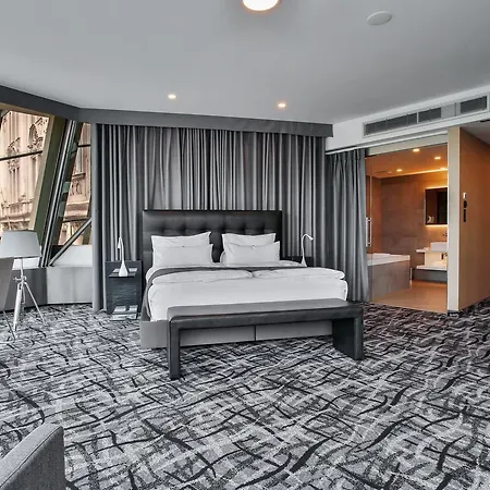 Dancing House - Tancici Dum Hotell