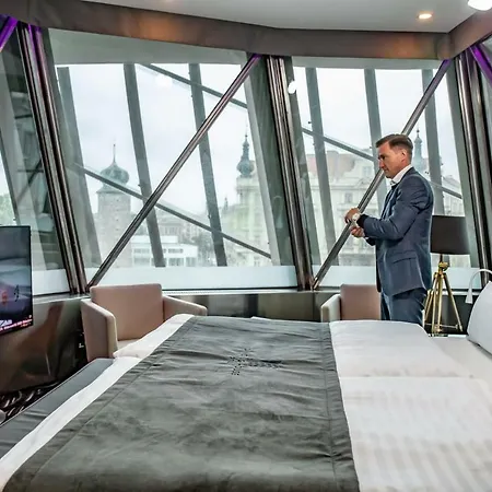 Dancing House - Tancici Dum 4* Prag