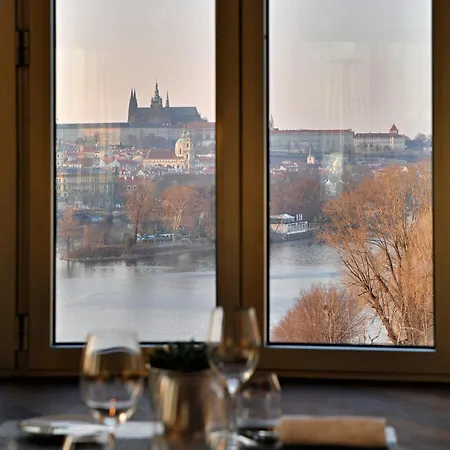 Dancing House - Tancici Dum Hotel 4*