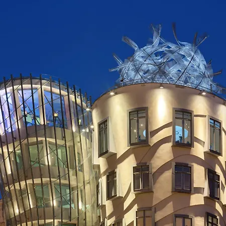Dancing House - Tancici Dum 4*