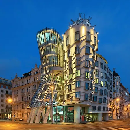 Dancing House - Tančící Dům 4*