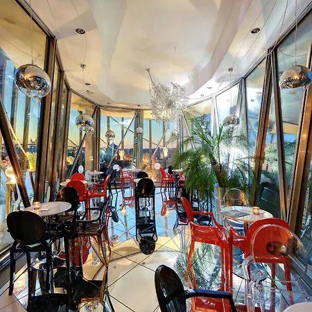 Dancing House - Tancici Dum Hotel Praag