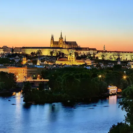 Dancing House - Tancici Dum 4* Prag
