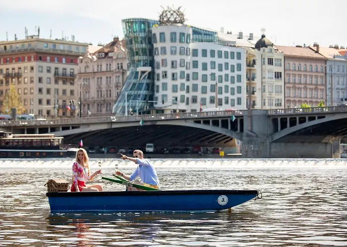 Dancing House - Tancici Dum Hotell