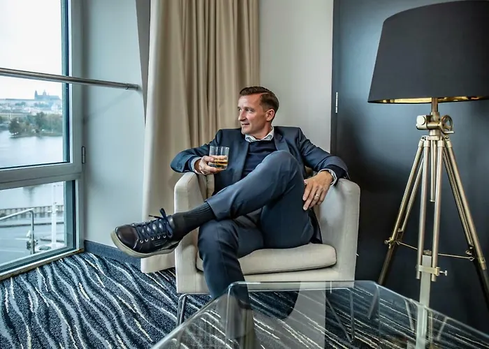 Dancing House - Tancici Dum 4*