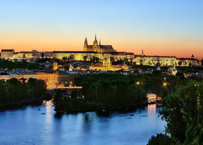 Dancing House - Tancici Dum 4* Prag