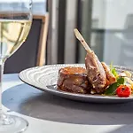 Dancing House - Tancici Dum Hotel 4*