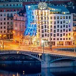 Dancing House - Tancici Dum 4* Πράγα