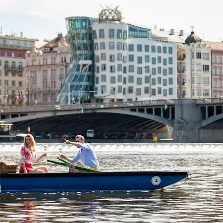 Dancing House - Tančící Dům Hotel