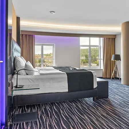 Hotel Dancing House - Tančící Dům 4*