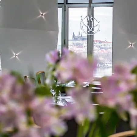Dancing House - Tančící Dům Hotel 4*